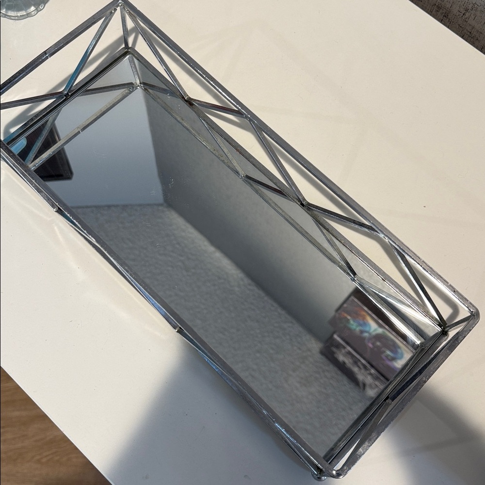 Silver Mirrored Base Rectangular Tray - Picture 4 of 5